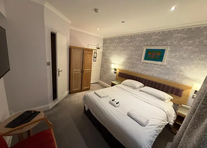 Kingswaypark Hotel At Park Avenue Londra