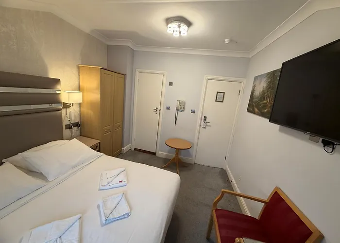 Kingswaypark Hotel At Park Avenue Londra